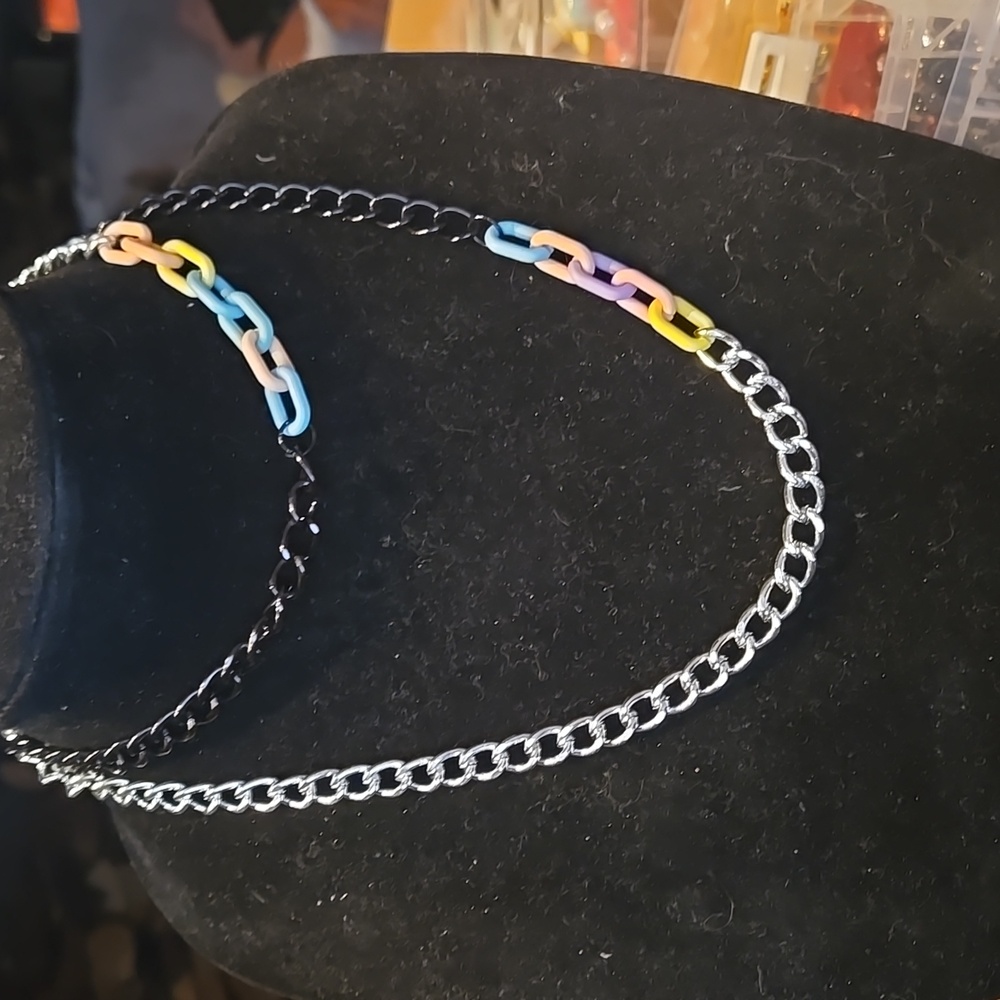 Multicolor Chain Necklace - Picture 6 of 10
